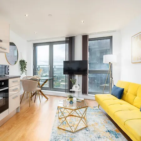 Exclusive Apartment - City Centre - Free Parking -Wifi Netflix- Juliet Balcony Leeds  Exterior photo