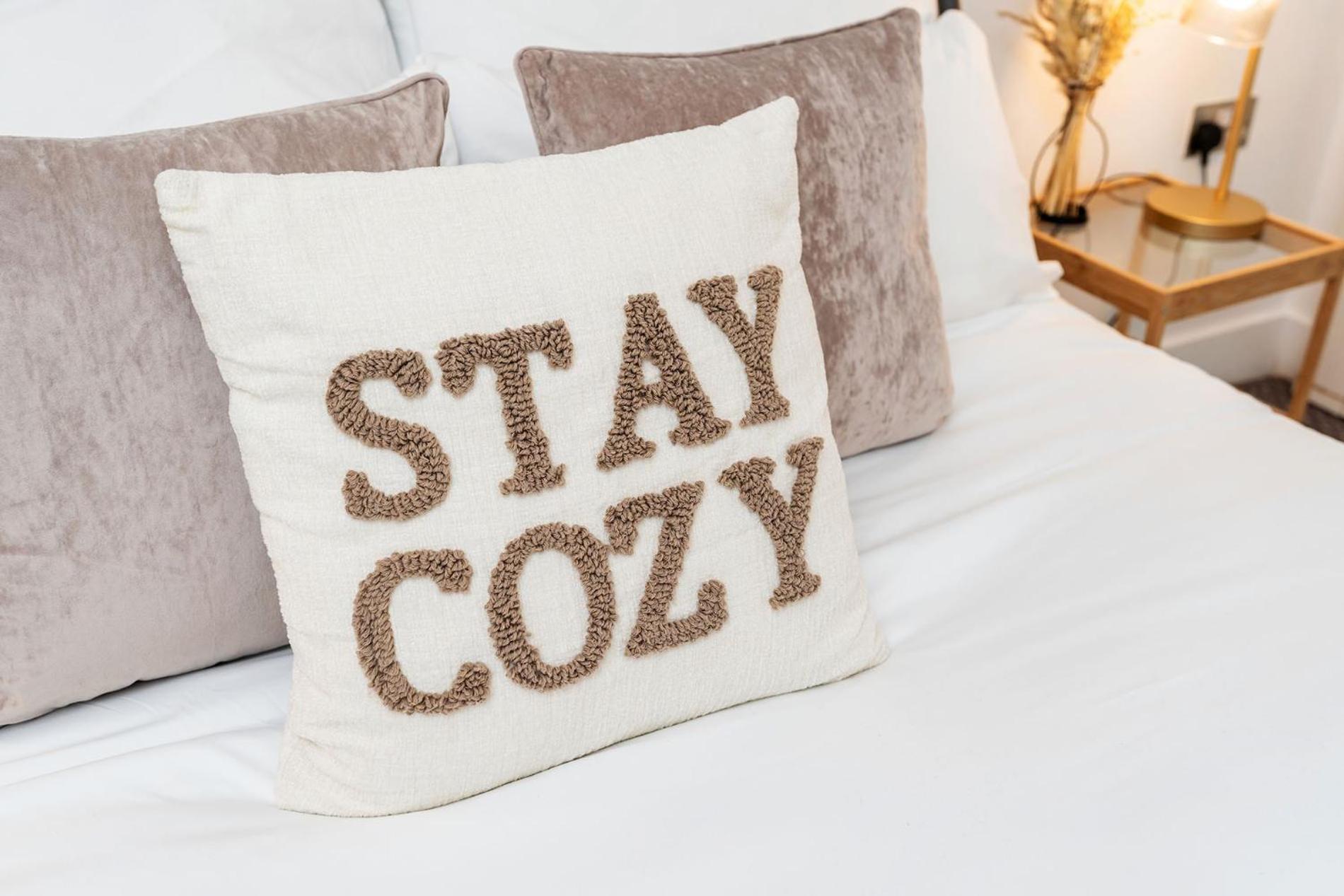 Exclusive - Centre - Free Parking -wifi Netflix- Juliet Balcony Apartment *