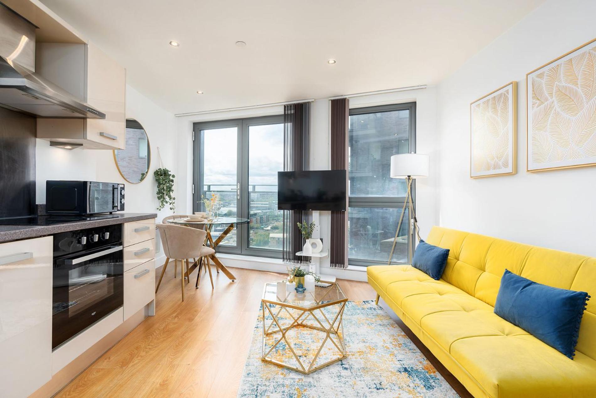 Exclusive - Centre - Free Parking -wifi Netflix- Juliet Balcony