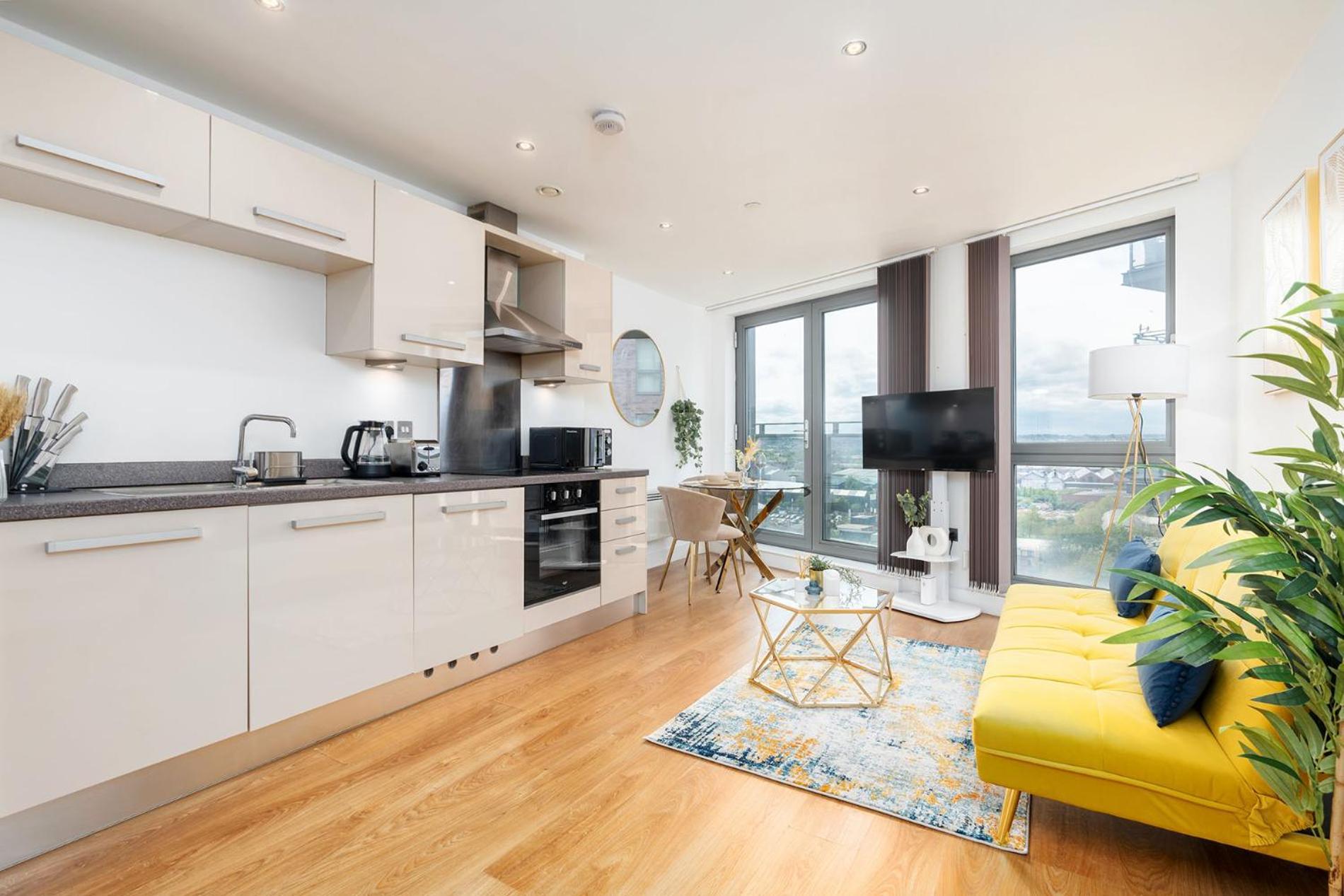 Exclusive - Centre - Free Parking -wifi Netflix- Juliet Balcony * Leeds (West Yorkshire)